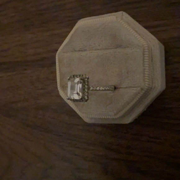 Cubic zirconia emerald cut ring - Picture 7 of 7